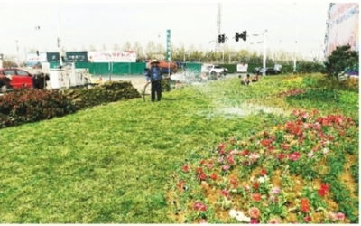 特色花境扮美西大門(mén)